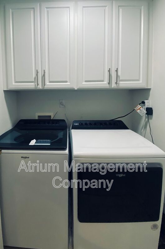 Beautiful 3 Bedroom Home in the Exclusive Gated Community of Stoneybrook West! property image