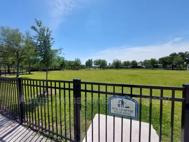 RENT SPECIAL: $500 off the first month’s rent! Beautiful 3Bed/2Bath Home in North Lakeland property image