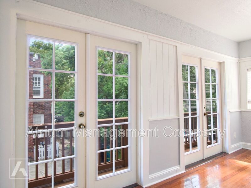 Stunning 2nd Floor Studio with Enclosed Solarium property image