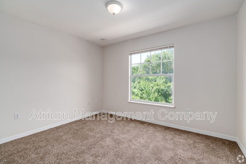 Spacious 3-Bed, 2.5-Bath Townhome with Bonus Room – Minutes from the Indian River! property image