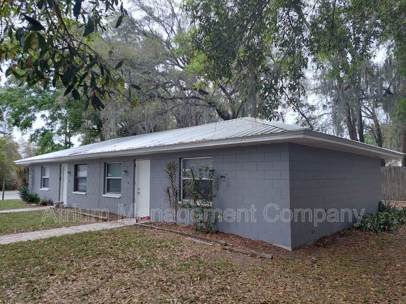 Coming Soon! 2 Bedroom, 1 Bathroom Duplex with New Privacy Gate! property image