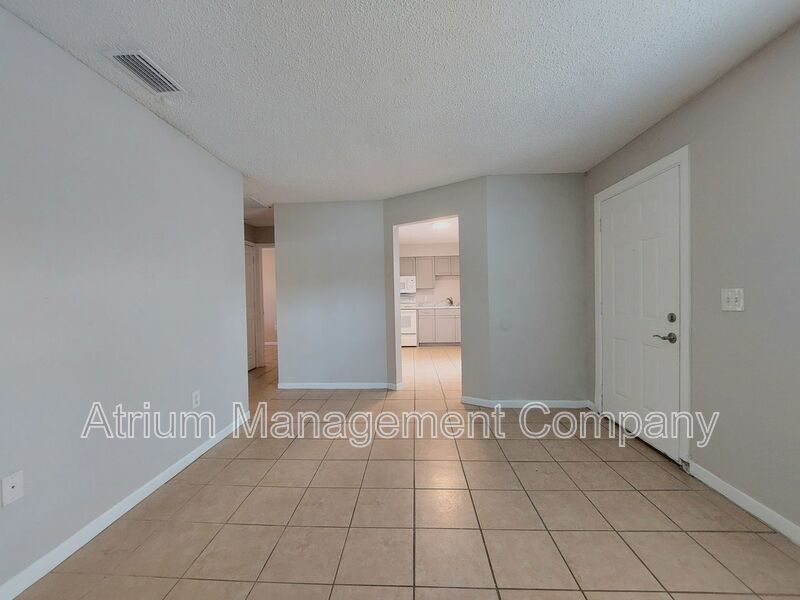 Coming Soon! 2 Bedroom, 1 Bathroom Duplex with New Privacy Gate! property image