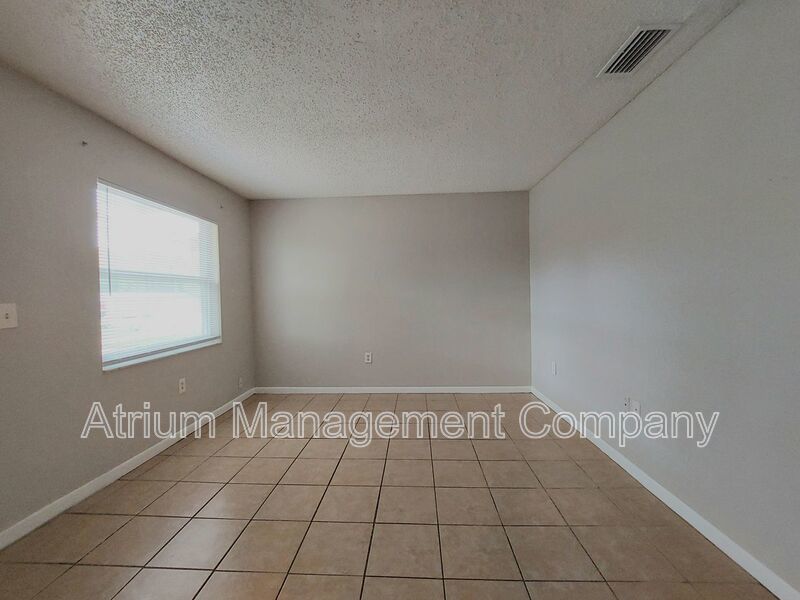 Coming Soon! 2 Bedroom, 1 Bathroom Duplex with New Privacy Gate! property image