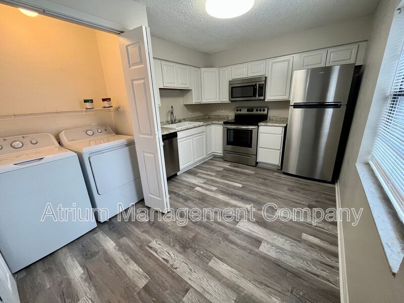 Gorgeous 2 Bedroom, 2 Bathroom Apartment!!! property image