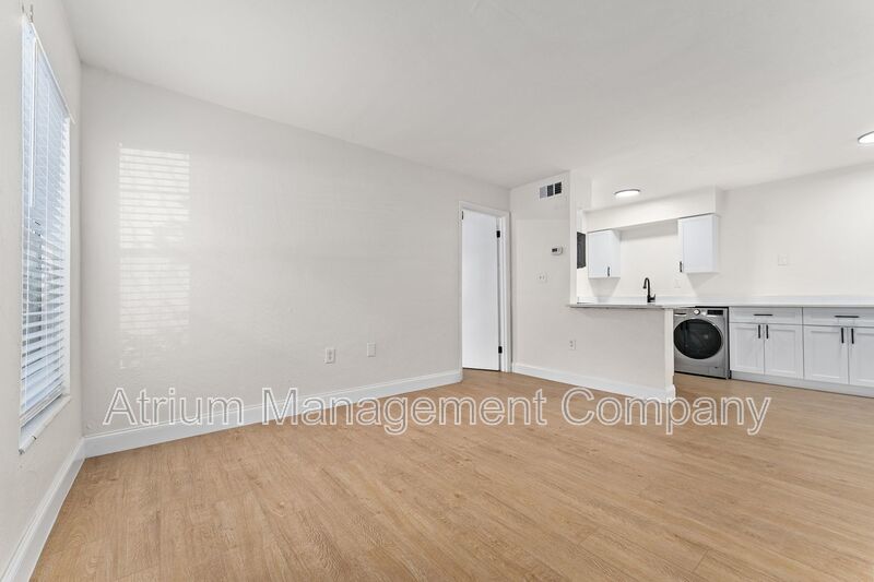 NEWLY RENOVATED!!  1 MONTH FREE RENT w\IMMEDIATE MOVE-IN property image