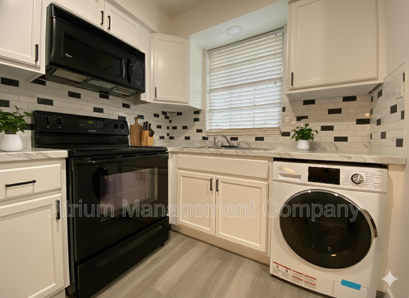 Charming 1-Bedroom Condo in Scenic Winter Park’s Mead Gardens Community property image