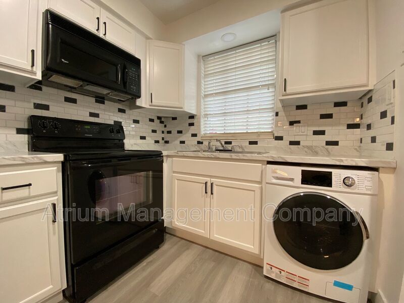 Charming 1-Bedroom Condo in Scenic Winter Park’s Mead Gardens Community property image