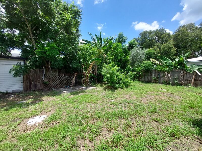 3 Bedroom, 2 Bathroom House in Lakeland property image