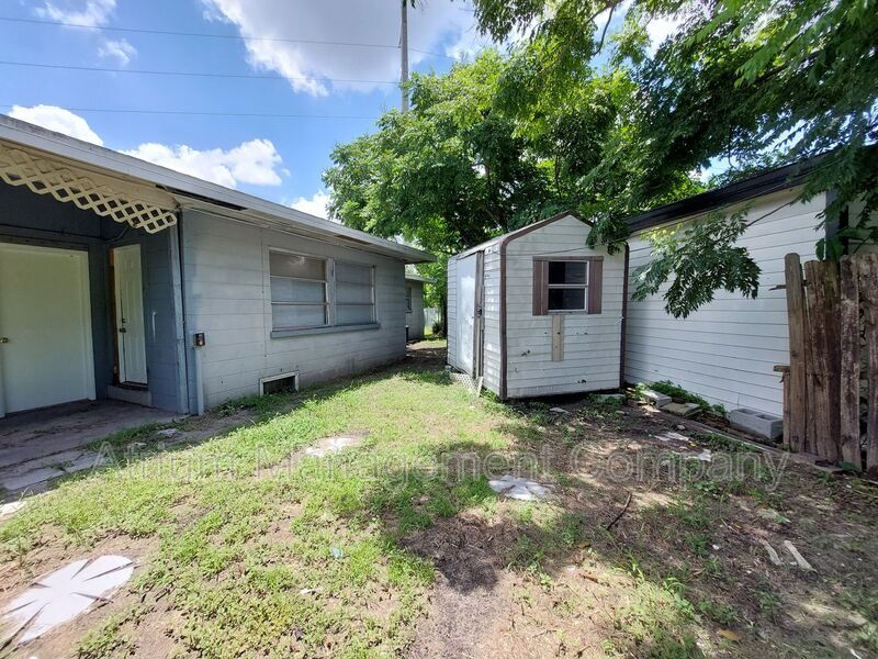 3 Bedroom, 2 Bathroom House in Lakeland property image