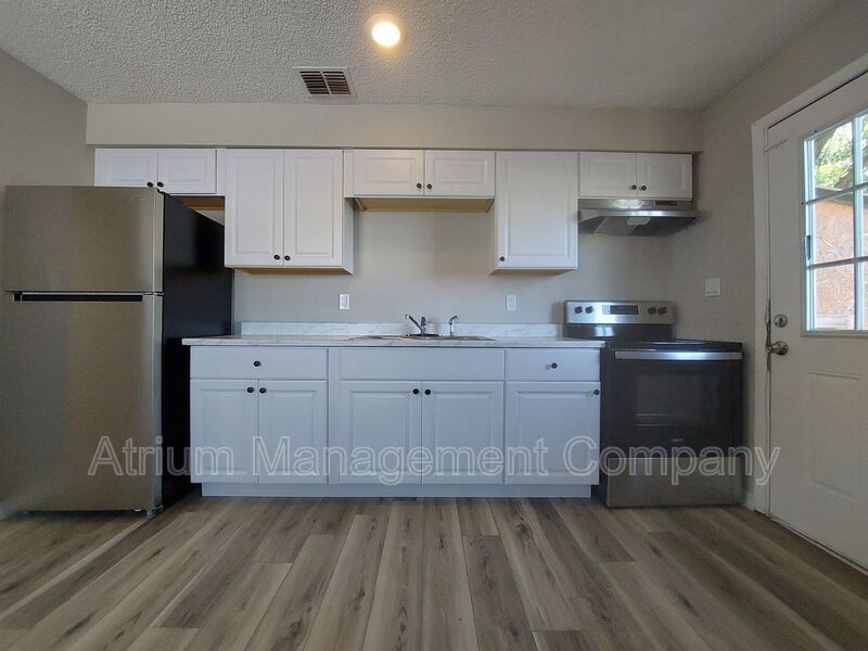 Coming SOON! Lakeland 2 Bed / 1 Bath Apartment - RENT SPECIAL! 50% OFF OF FIRST MONTH'S RENT property image