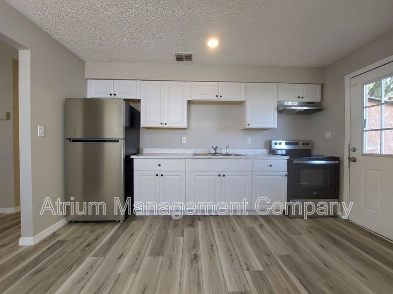 Coming SOON! Lakeland 2 Bed / 1 Bath Apartment - RENT SPECIAL! 50% OFF OF FIRST MONTH'S RENT property image