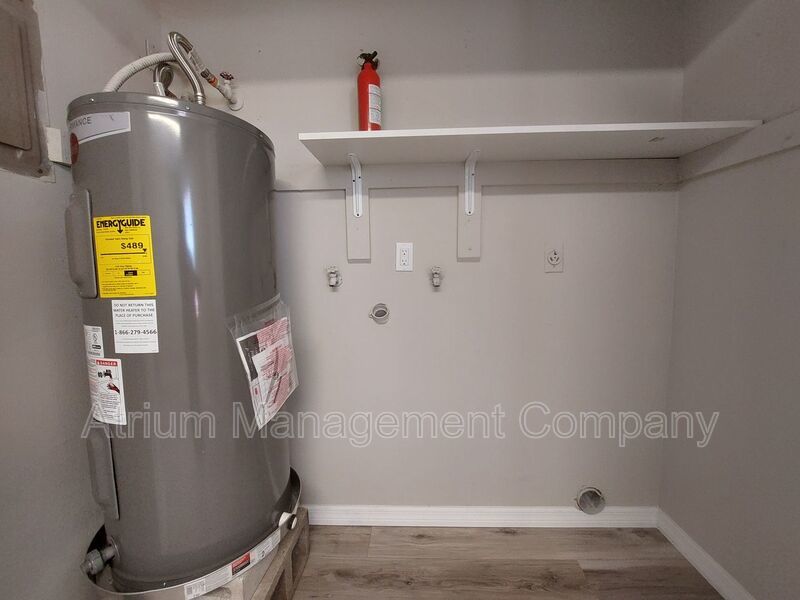 Coming SOON! Lakeland 2 Bed / 1 Bath Apartment - RENT SPECIAL! 50% OFF OF FIRST MONTH'S RENT property image