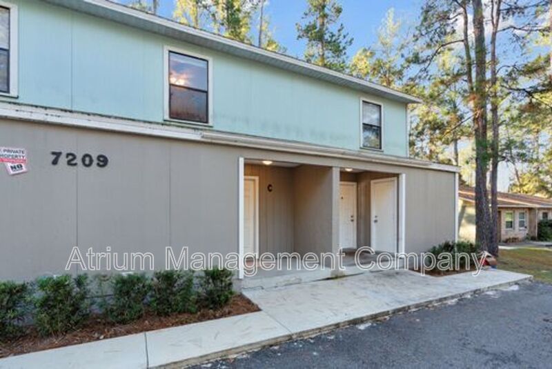 1 MONTH FREE RENT!!  Move-in ready! Gorgeous 2 bedroom \ 1 bathroom property image