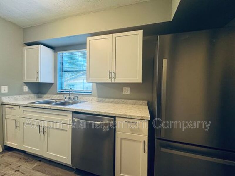 1 MONTH FREE RENT! Gorgeous 2bedroom 1 bathroom Townhome! Move-In Ready!!!! property image