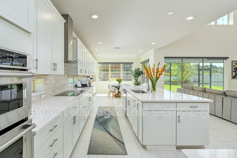 Luxury 5 Bedroom 5 Bath in Tampa Bay Area!!! Available 1/10/2026 property image