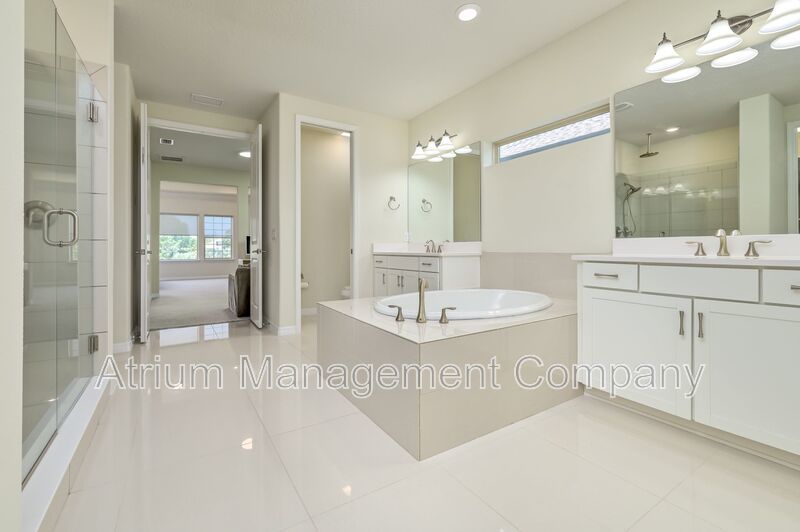 Luxury 5 Bedroom 5 Bath in Tampa Bay Area!!! Available 1/10/2026 property image