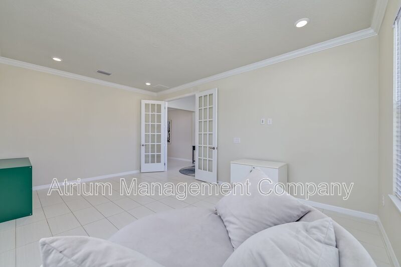 Luxury 5 Bedroom 5 Bath in Tampa Bay Area!!! Available 1/10/2026 property image