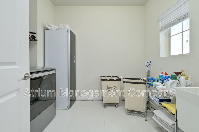 Luxury 5 Bedroom 5 Bath in Tampa Bay Area!!! Available 1/10/2026 property image