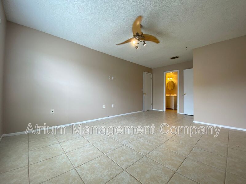 2 Bedroom, 1.5 Bath Second Floor Condo in Lake Frederica Neighborhood!!! property image