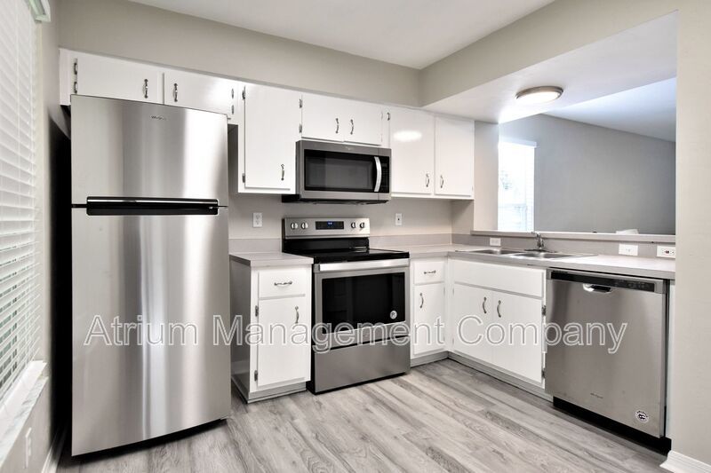 Fully Renovated 2 Bedroom Townhome in Tumblin Creek property image