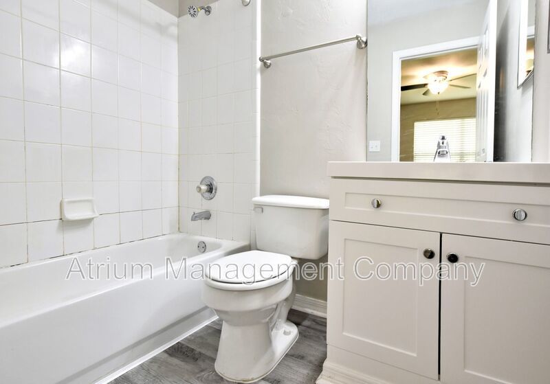 Fully Renovated 2 Bedroom Townhome in Tumblin Creek property image