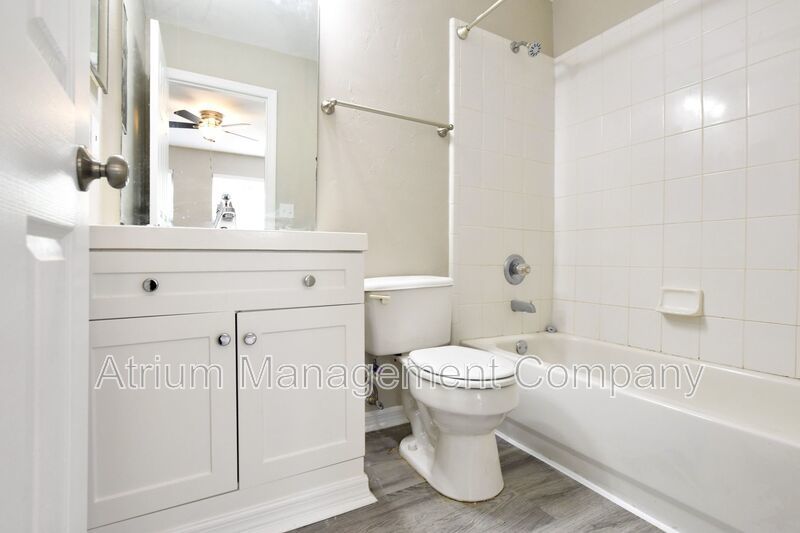 Fully Renovated 2 Bedroom Townhome in Tumblin Creek property image