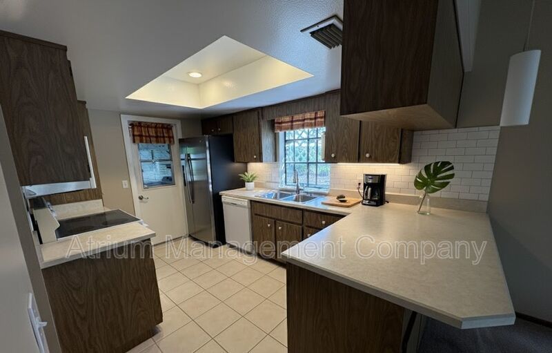 Spacious 3-Bedroom Home in Beautiful DeBary – Comfort, Style & Relaxation! property image