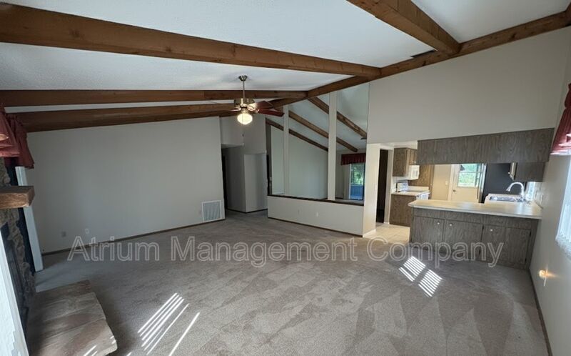 Spacious 3-Bedroom Home in Beautiful DeBary – Comfort, Style & Relaxation! property image