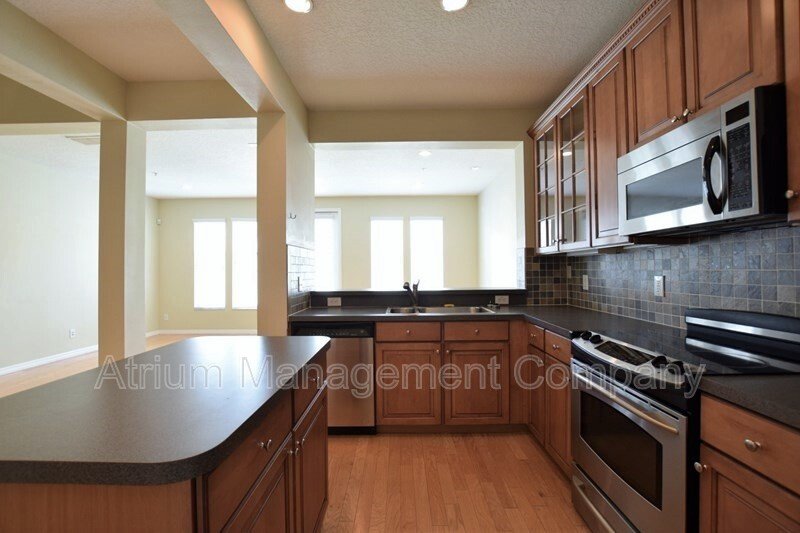 Amazing 2 Bedroom, 2.5 Bathroom Townhome in Baldwin Park – Near Downtown Orlando! property image