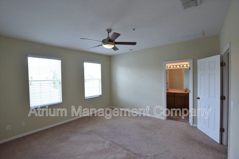 Amazing 2 Bedroom, 2.5 Bathroom Townhome in Baldwin Park – Near Downtown Orlando! property image