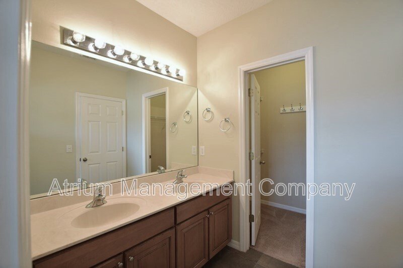 Amazing 2 Bedroom, 2.5 Bathroom Townhome in Baldwin Park – Near Downtown Orlando! property image