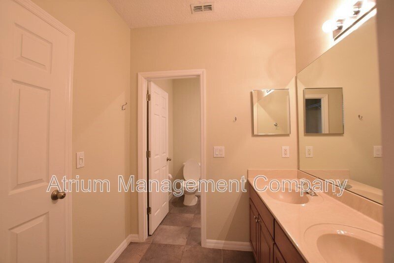 Amazing 2 Bedroom, 2.5 Bathroom Townhome in Baldwin Park – Near Downtown Orlando! property image