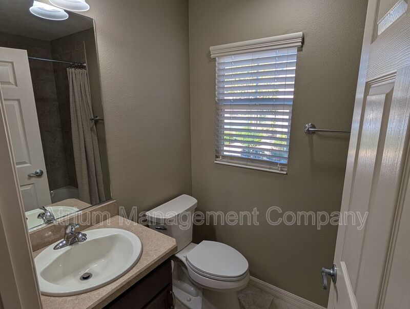 NEW LVP FLOORS! Fairmont Villa Minutes to Brownwood Paddock Square property image