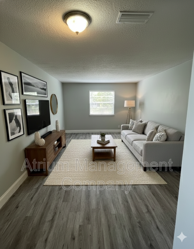 2 Bedrooms 1 Bath Apartment in Tituville property image