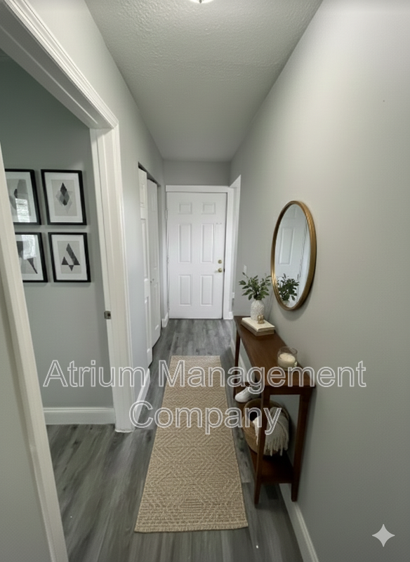 2 Bedrooms 1 Bath Apartment in Tituville property image