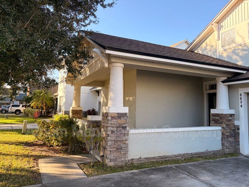 Charming 3BR Winter Garden Home | Spacious Layout, Preserve View & Screened Patio property image