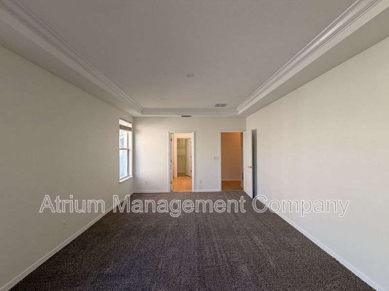 Charming 3BR Winter Garden Home | Spacious Layout, Preserve View & Screened Patio property image