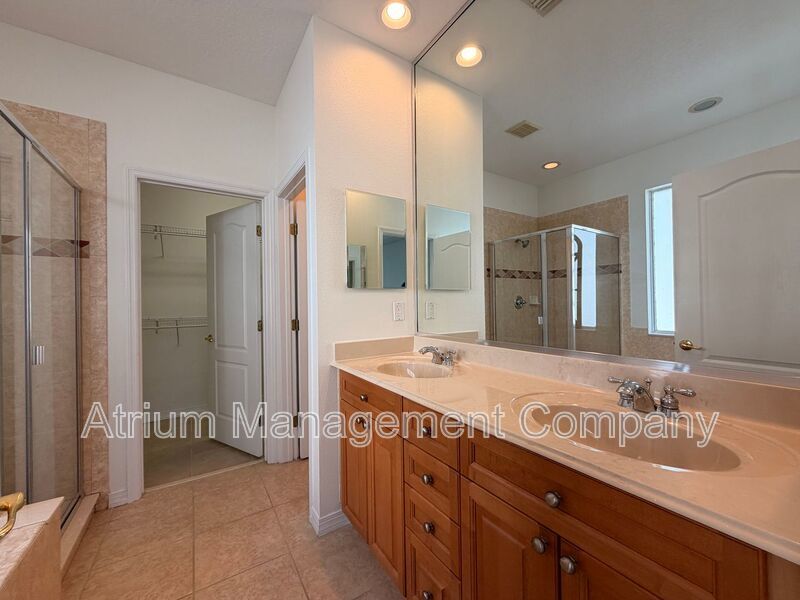 Charming 3BR Winter Garden Home | Spacious Layout, Preserve View & Screened Patio property image