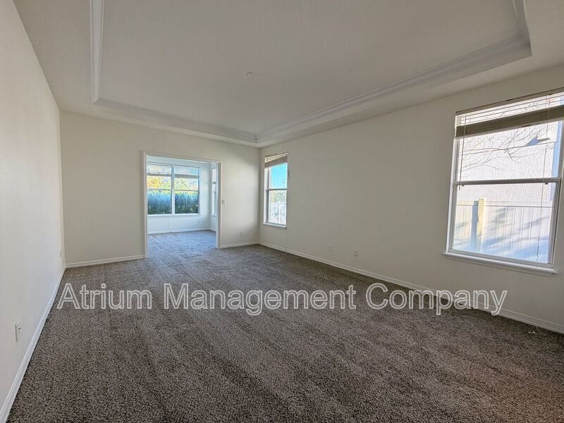 Charming 3BR Winter Garden Home | Spacious Layout, Preserve View & Screened Patio property image