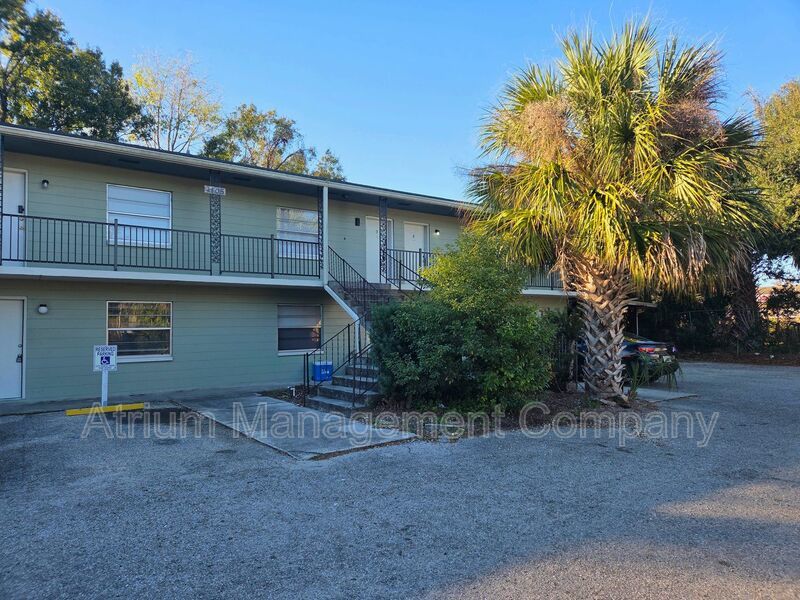 2 Bedroom, 1 Bathroom Apartment located near downtown Lakeland! property image