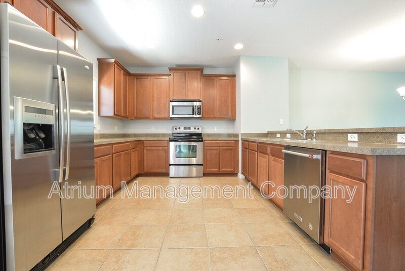Spacious 4-Bedroom Town Home for Rent in Altamonte Springs, FL property image