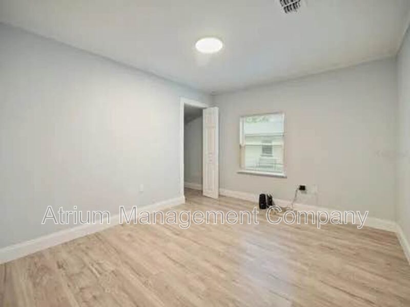 Charming 2-Bed, 2-Bath Craftsman-Style Bungalow near Orlando's Creative Village! property image