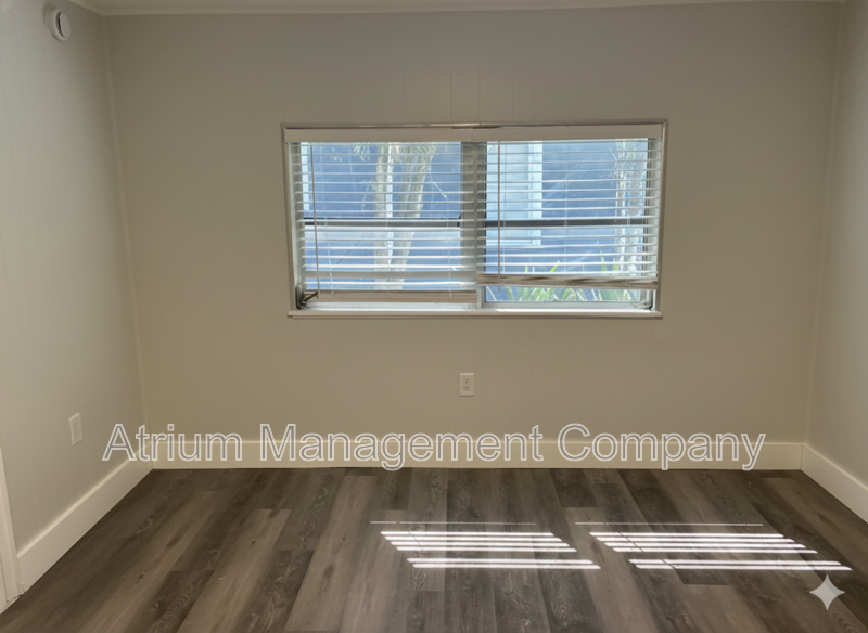 MODERN LUXURY. HISTORIC CHARM. Fully Renovated & Ready for Move-In at Lake Eola Heights property image