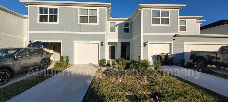 ***$300 off first month's rent*** Cable & Internet Included! 3 bedroom, 2.5 bathroom Davenport Townhome! property image