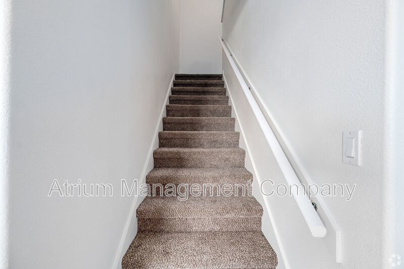 Spacious 4-Bed, 2.5-Bath Townhome – Minutes from the Indian River! property image