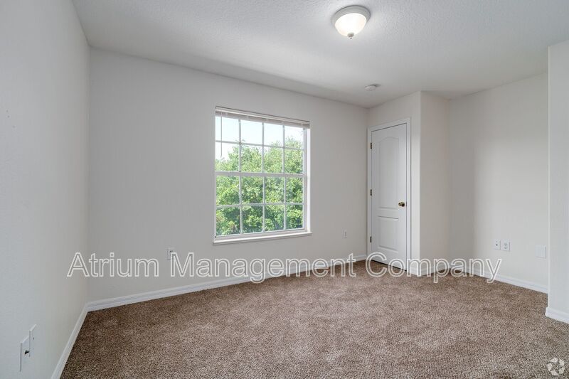 Spacious 4-Bed, 2.5-Bath Townhome – Minutes from the Indian River! property image