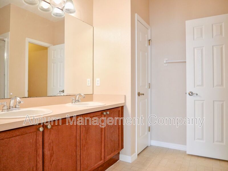 Modern End-Unit Living in Gated Barclay Reserve | Winter Springs property image