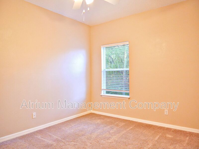 Modern End-Unit Living in Gated Barclay Reserve | Winter Springs property image