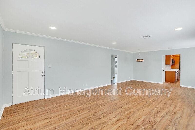 Beautifully Renovated 3BR/2BA Home in Sought-After Mills 50 – Corner Lot! property image