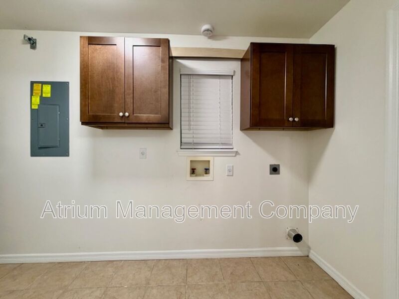 Charming 3-Bedroom Home with Fenced Yard in the Heart of Lake Helen property image